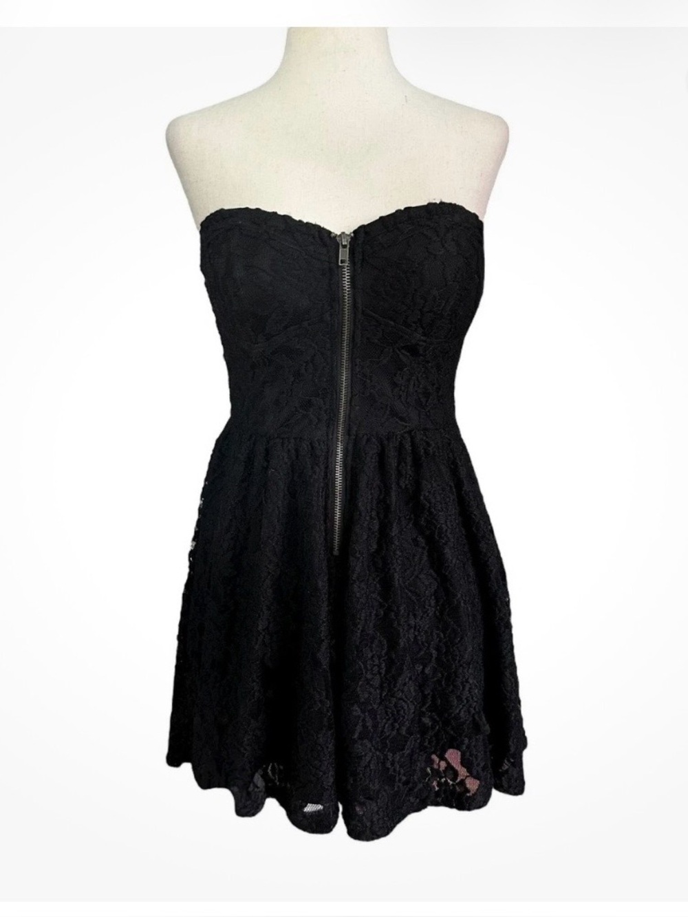 Material Girl Small black lace strapless romper
